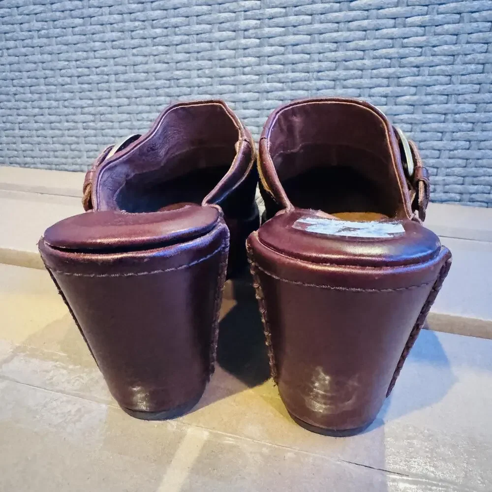 Ariat Leather Clog Mule Heels Buckle Strap Womens 8B Brown Western Style 22231 - Picture 4 of 10
